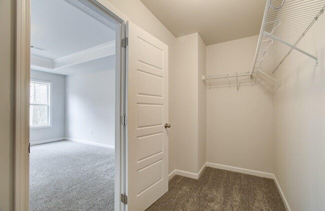 Building Photo - 3230 Westgate Park Dr