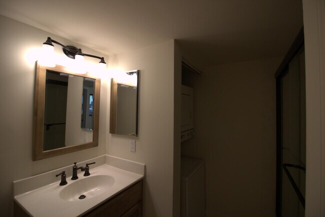 Building Photo - 4703 Lucerne Lakes Blvd E