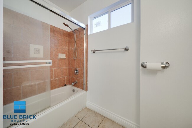 Building Photo - 1719 W 35th Pl