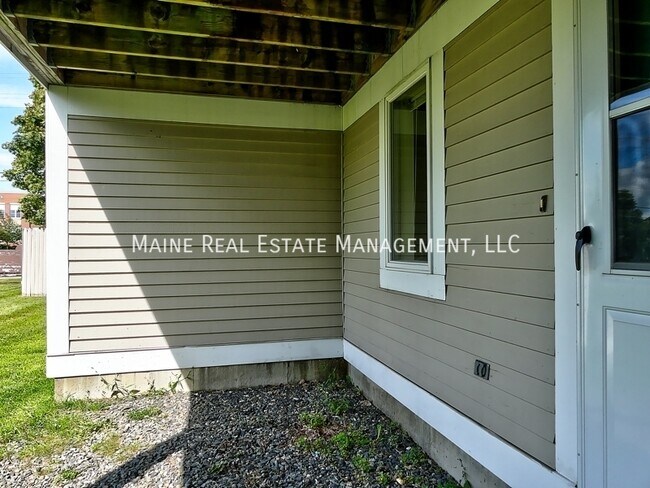 Building Photo - 307 Garland St