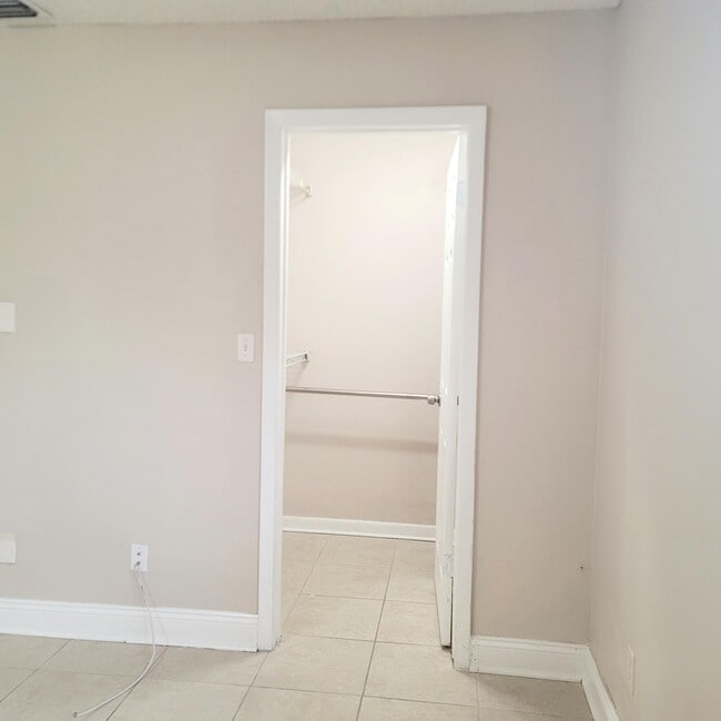 Building Photo - 3421 NW 44th St