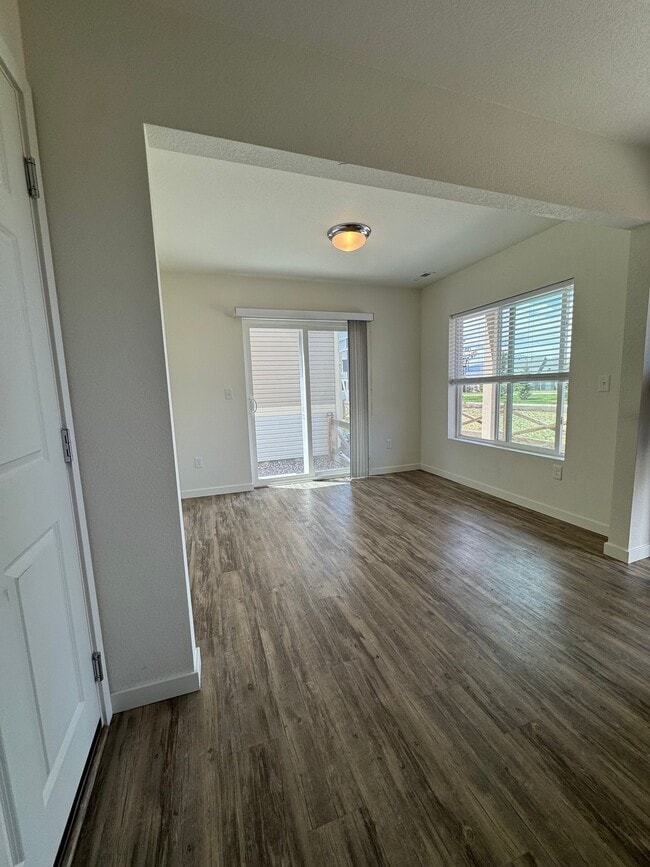 Building Photo - 5836 Thurless Ln