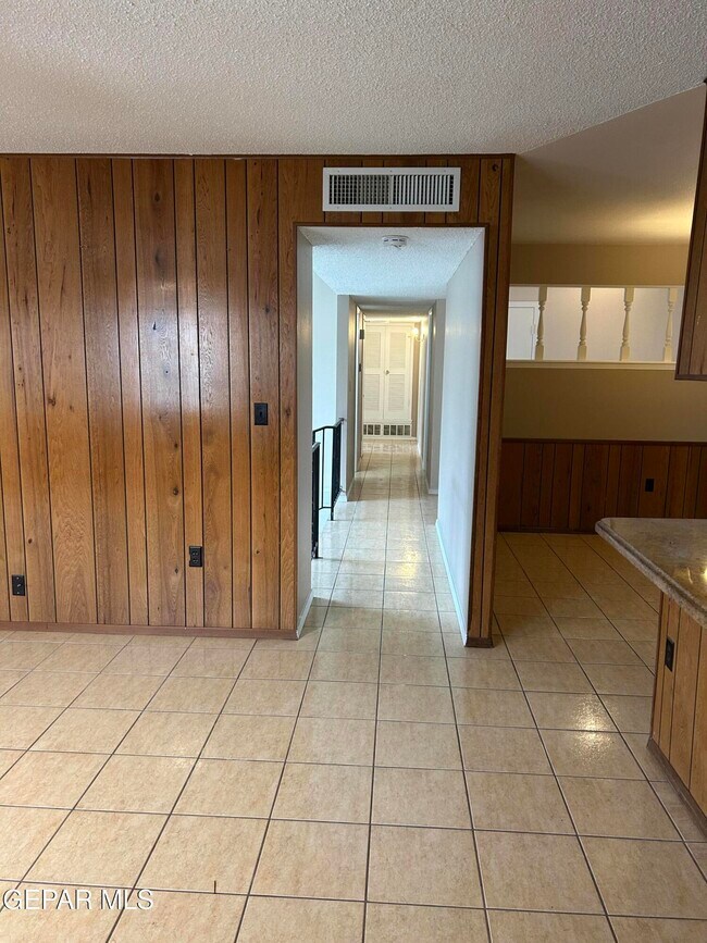 Building Photo - 5125 Sweetwater Dr