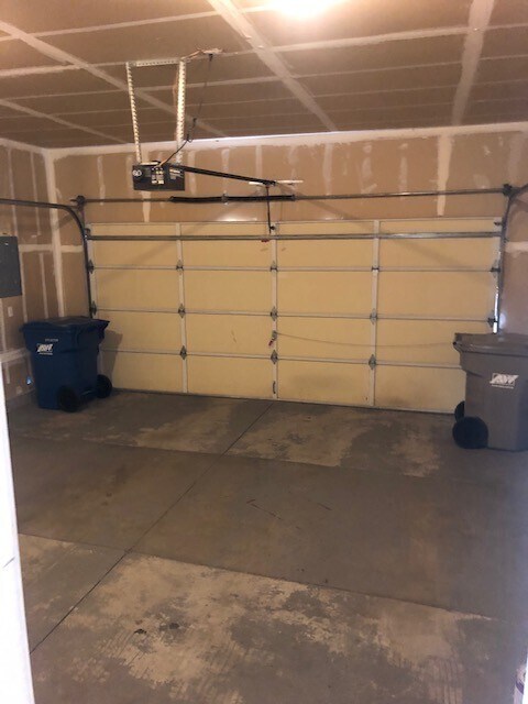 Building Photo - Available NOW! 3bed/2bath Home in Southeast Boise