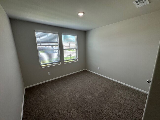 Building Photo - 7700 Yellow Jacket Rd