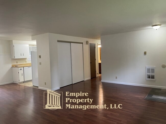 Building Photo - 87810 Norman Ave