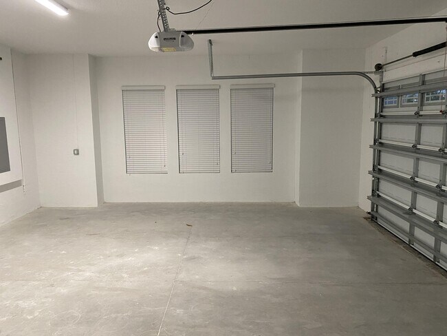 Building Photo - 4685 Estates Cir