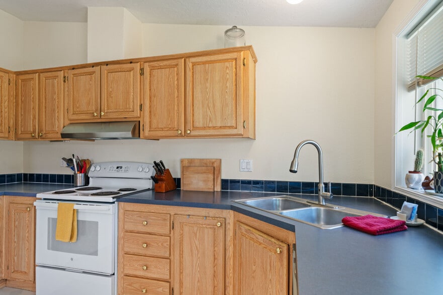 Building Photo - 109 Meghans Way