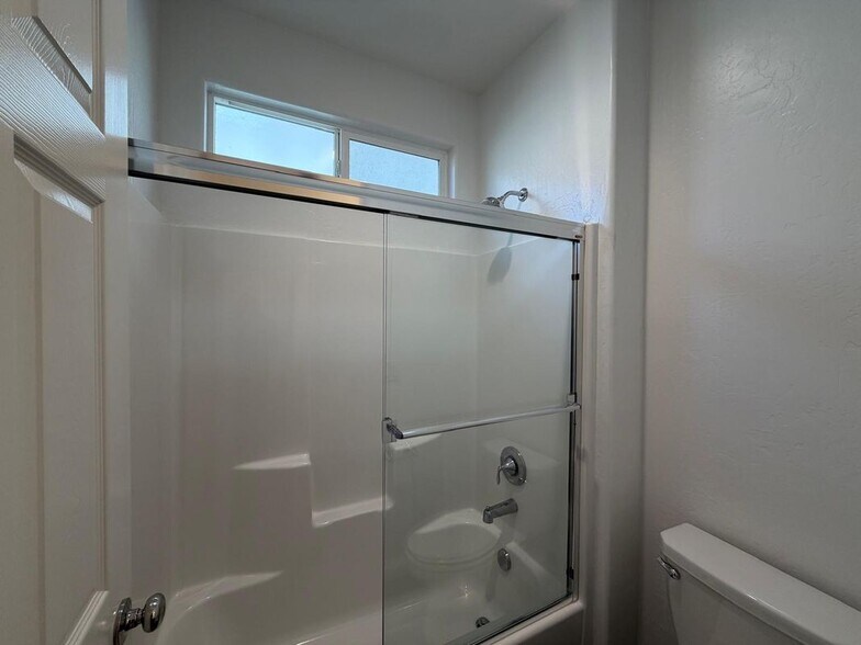 Building Photo - 6659 E Vassar Ave