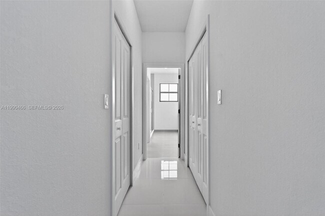 Building Photo - 15441 SW 20 Ln