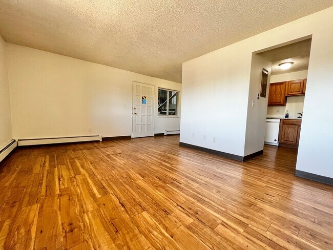 Interior Photo - Dartmouth129 (KC-AM)