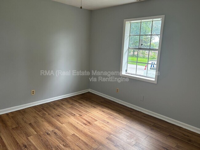 Building Photo - 118 Quincy Ave