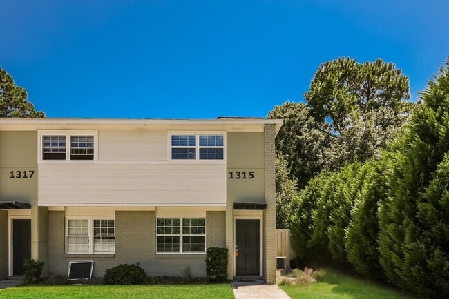 Building Photo - 1315 Mathis Ferry Rd