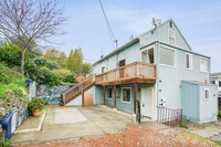 Building Photo - 2 Bedroom Lower Unit Available In Crocket!