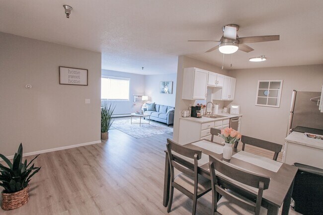 Building Photo - Welcome Home to Lincoln Woods: Modern Livi...