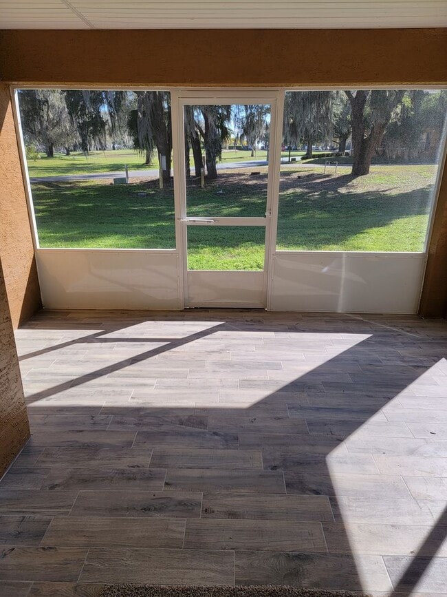 Building Photo - BRAND NEW 3/2 Townhome in Lakeside!!!!