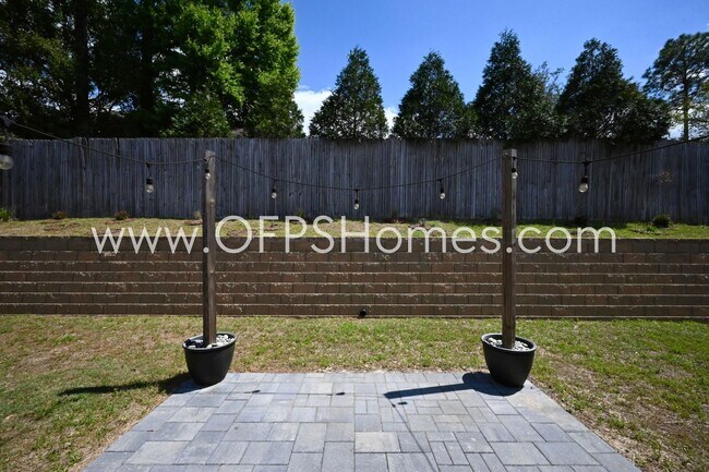 Building Photo - Home in South Crestview!