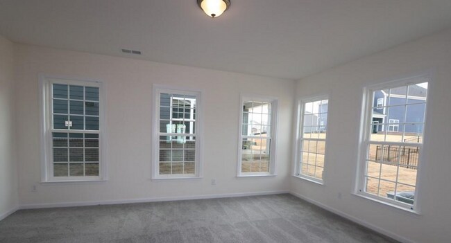 Building Photo - Huge 5-bedroom, 4-bathroom, in Poplin Grov...