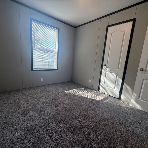 Building Photo - 10610 State Rte 762