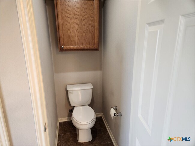 Building Photo - 5615 Fair Hill Dr