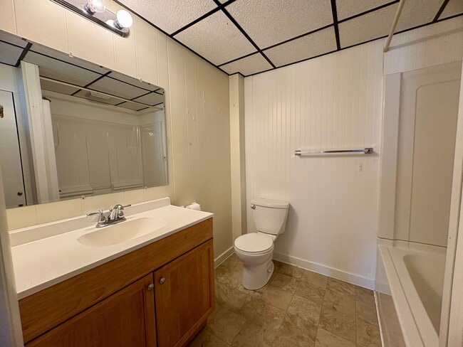 Building Photo - 501-503 E High St