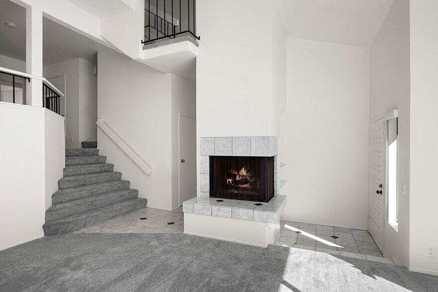 Building Photo - 3216 Caminito Eastbluff