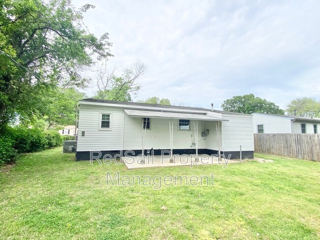 Building Photo - 710 72nd St