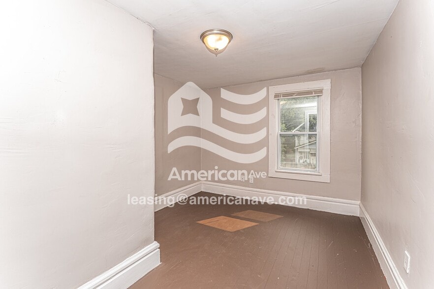 Building Photo - 460 Evers Ave