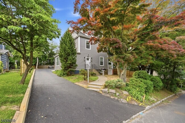Building Photo - 40 Jardine Rd