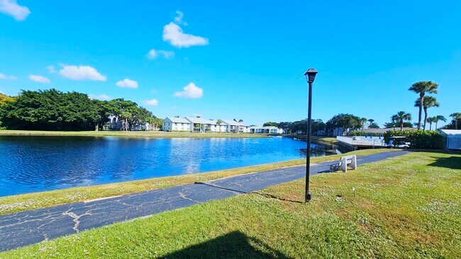 Building Photo - 1001 Green Pine Blvd