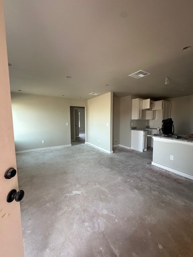 Building Photo - Modern Living Starts Here — Pre-Leasing at Hampton Hills!