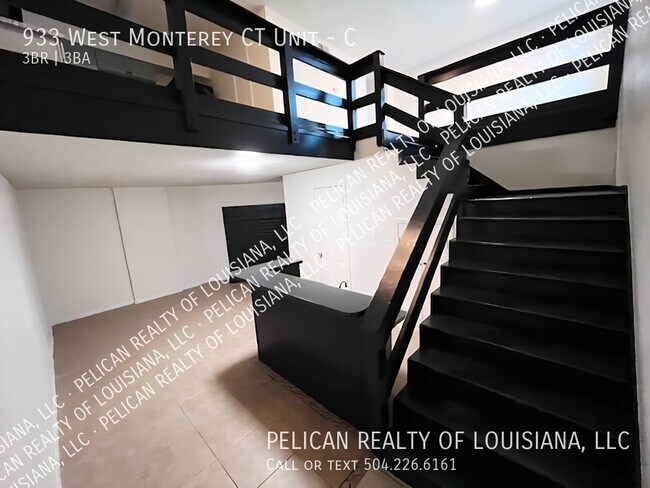 Building Photo - 933 Monterey Ct S