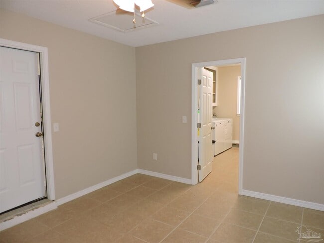 Building Photo - 1020 Sagebrush Trail