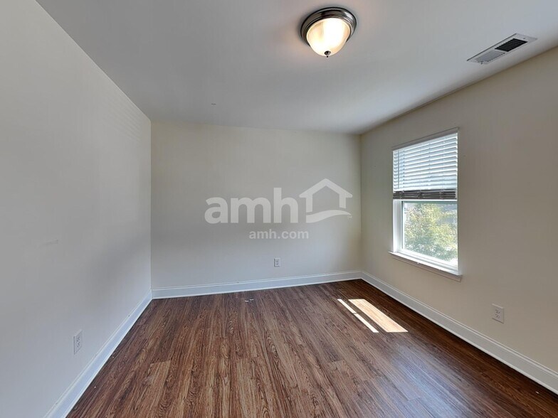 Building Photo - 2487 Napa Valley Dr