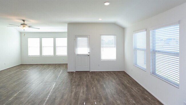 Building Photo - 1003 Honey Locust Wy