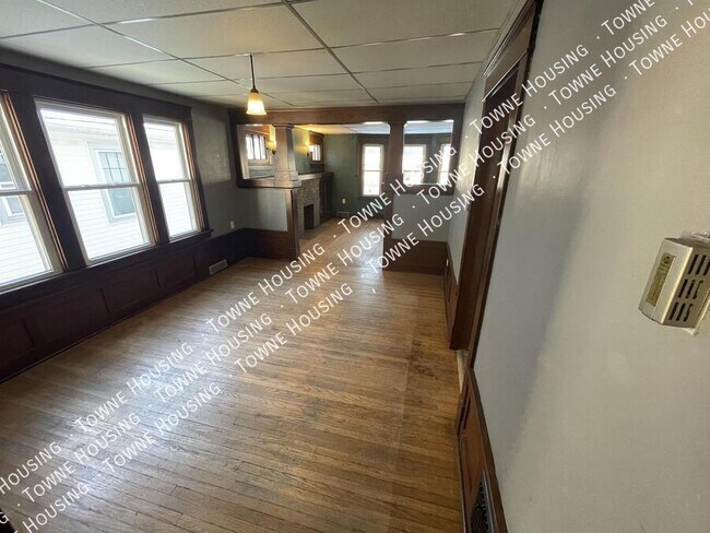 Building Photo - 418 Colvin Ave