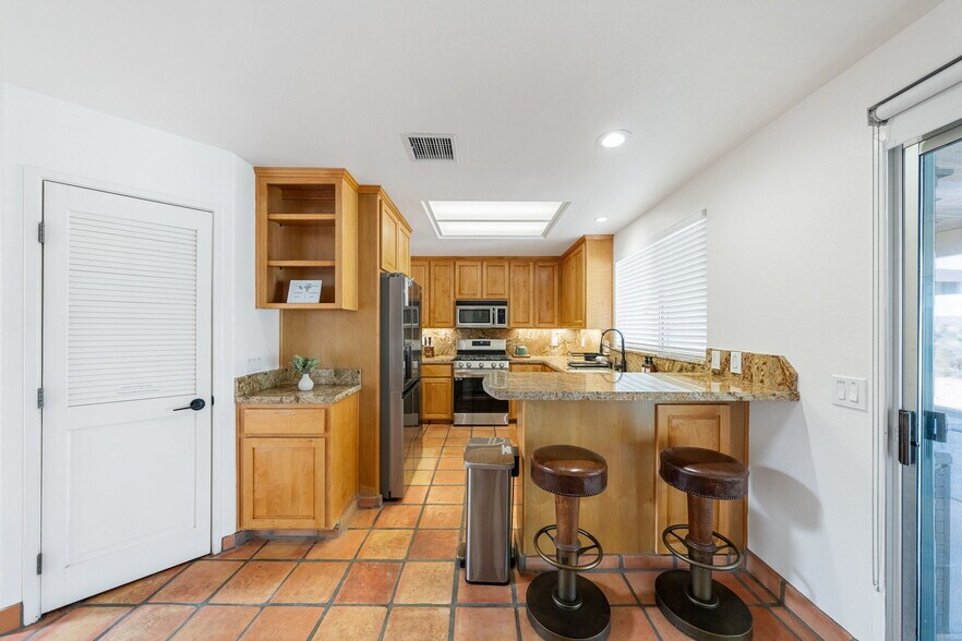 Building Photo - 58328 Bonanza Dr