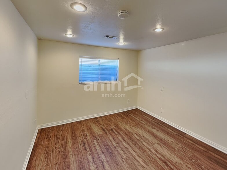 Building Photo - 8384 S Etude Dr