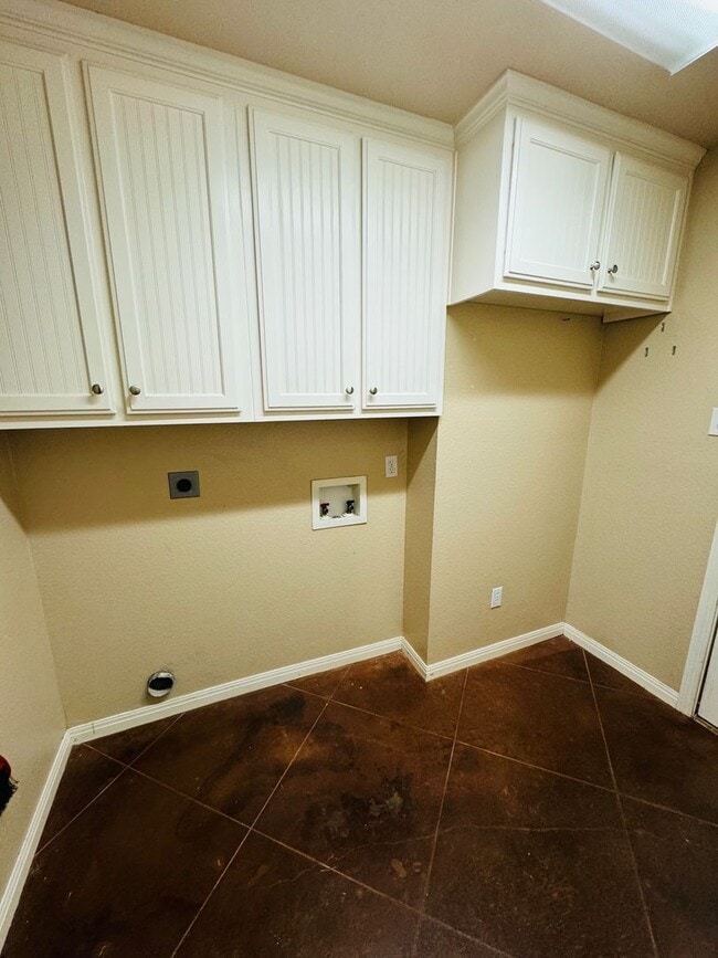 Building Photo - Beautiful China Spring Home