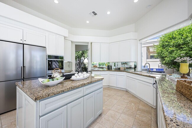 Building Photo - 75070 Muirfield Ct