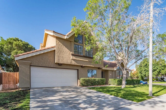 Primary Photo - 5100 Cliff Rose Dr