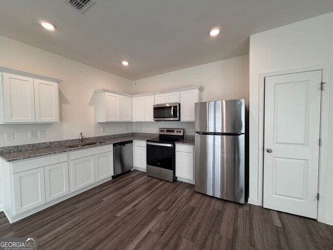 Building Photo - 3520 Condor Ct