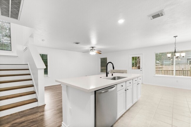 Building Photo - 302 Sentry Maple Pl