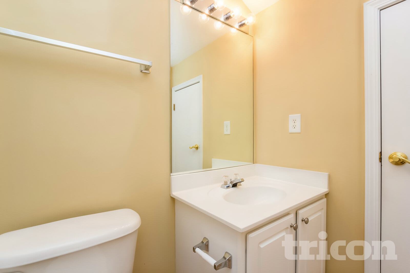 Building Photo - 6610 Waveland Dr