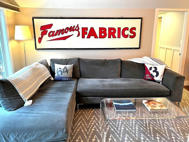 Building Photo - 83 Maltbie Ave