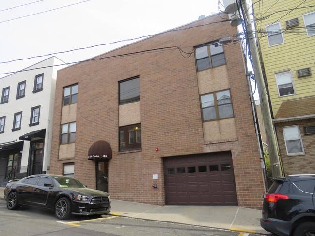 Building Photo - 22 69th St