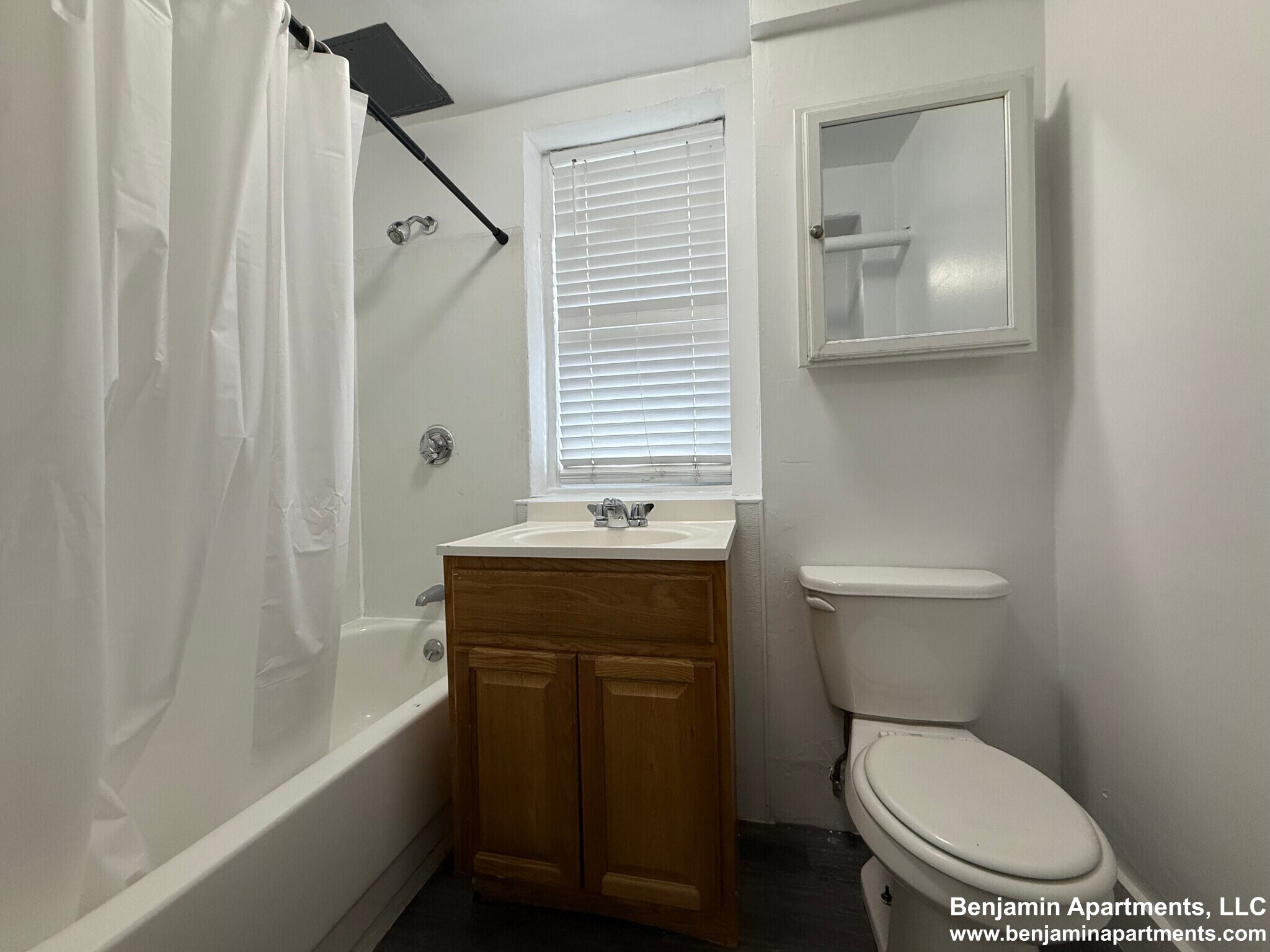 Building Photo - 7 Mount Hood Rd