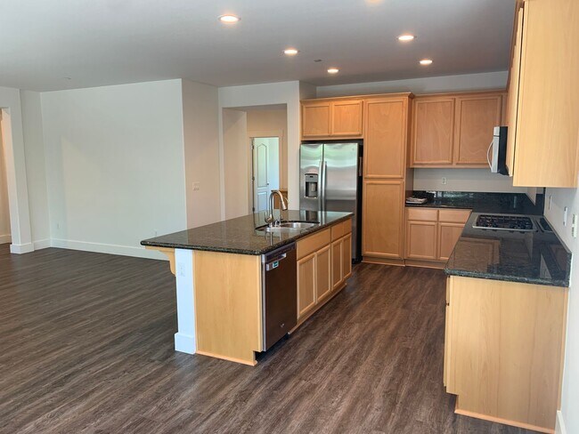 Building Photo - Beautiful Single Story Brentwood Home