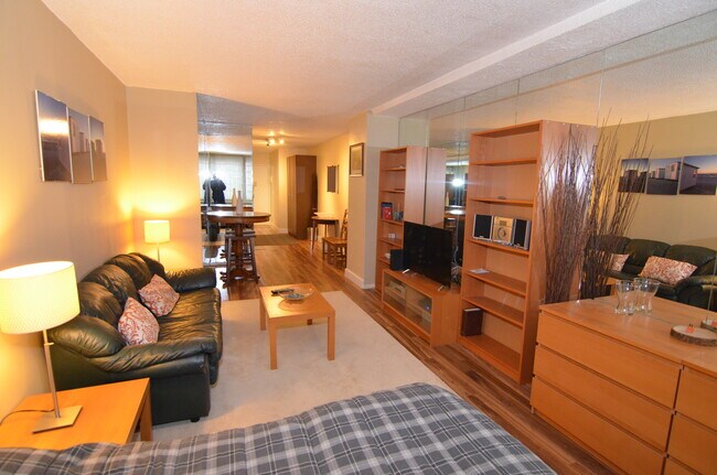 Building Photo - 130 Water St