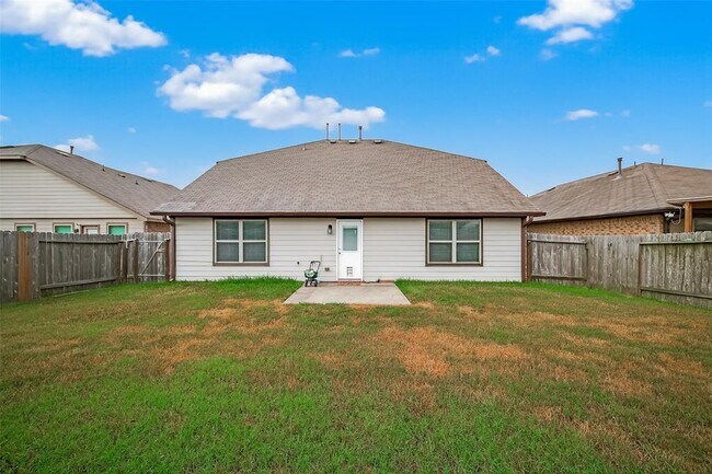 Building Photo - 3026 Village Creek Dr